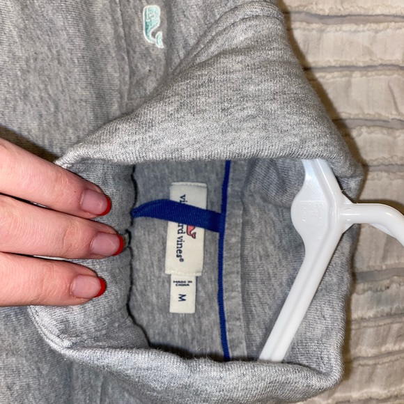 Vineyard vines quarter zip - Picture 2 of 4